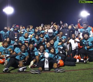 Bodhi Sabongui Instagram - Undefeated Champions❗️

Forever thankful for this family 🖤

Powered by @zoaenergy for the championship 🔥

2ML🤞