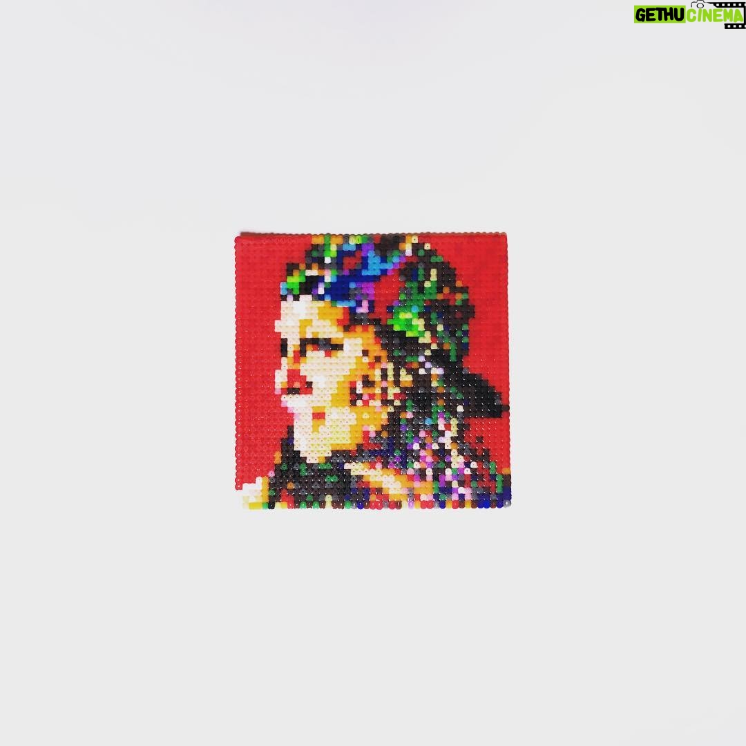 Bolli - 2.2K Likes - Retrato en 8 bits
Autora: @lettipop