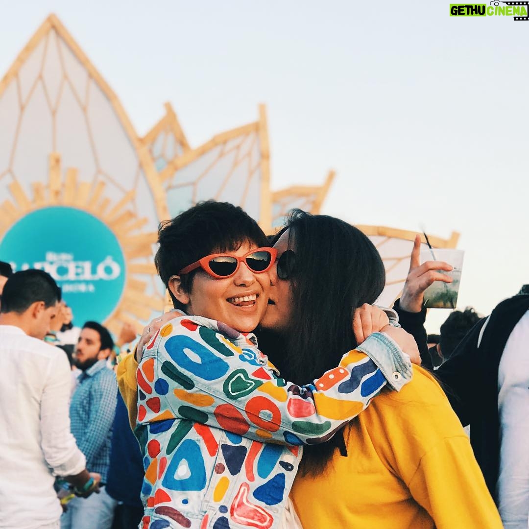 Bolli - 1.9K Likes - “tú eras la única que me entiende y no me codifica, mi cerebro haciendo palomitas” 🍿🧠
#desaliarules