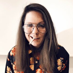 Bolli Instagram - Noche de disfraces y yo voy de "miedo y asco en las vegas" versión feminista, lesbiana, vegetariana, milennial, escéptica, leñadora, folclórica. Algo sencillito #anivesarioDesalia