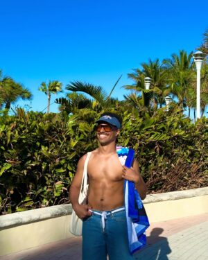 Boman Martinez-Reid Instagram - Miami   Our little bits 🤪🏝️🤸🏾‍♂️🌞⚡️🌈😜