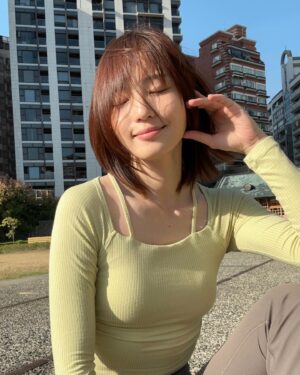 Bonnie Wang Instagram - 光線好到不需要濾鏡的日子
被淨化、被療癒，就適合洗版：）