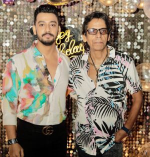 Bonny Sengupta Instagram - Happy Father Day Papa ❤️❣️
@anupsengupta59 

My inspiration & My Hero 🤗🤗 
Thank you for everything..