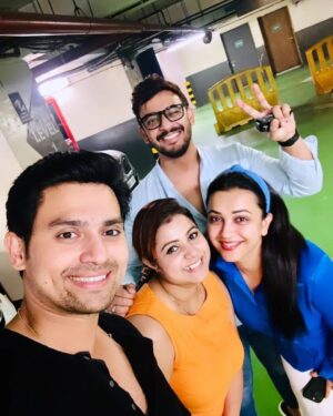 Bonny Sengupta Instagram - Lovely night it was ❤️✨
.
.
.
.
.
#RahulMazumdar #PrityBiswas #BonnySengupta #KoushaniMukherjee #photooftheday
#greattime #love #happy