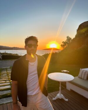 Bora Akkaş Instagram - Akkaşlar tatilde ☀️

#davet
#reklam