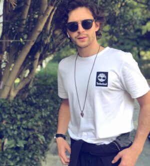 Bora Cengiz Instagram - Dinliyorum?