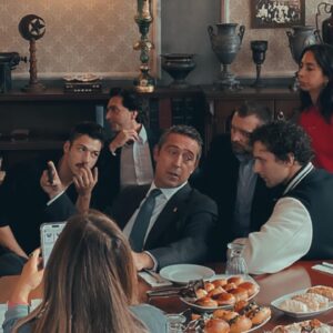 Bora Cengiz Instagram - Kıymetli @fenerbahce yönetimini sette ağırlamak büyük bir şerefti 💛💙