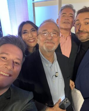 Boris Izaguirre Instagram - Un momento en la vida! Reunion en @tardeartv de Crónicas Marcianas! Insuperable! Xavier Sarda @carloslatre @frankblanco_oficial @paz_padilla et moi! Reunidos en torno a @anarosaquintana y Xelo Montesinos! Love boris