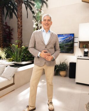 Boris Izaguirre Instagram - Yo tengo claro cuál es mi match,  pero hoy he descubierto The Perfect Match gracias a @porcelanosain y @samsungespana que nos ha conectado en un evento único donde conocer todas sus novedades TOP.
#HogarConectadoSamsung Love, boris