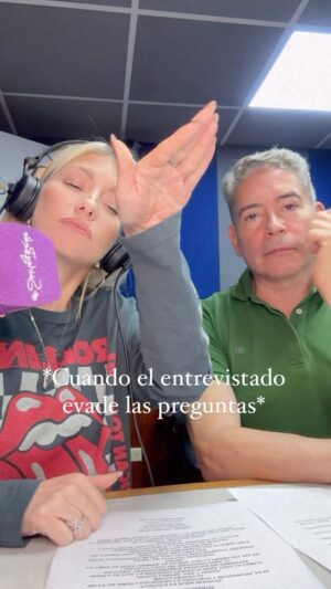 Boris Izaguirre Instagram - A propósito del #DíadelPeriodista 

Ya saben invitados! 

😂🫶🏻

Como periodista mi trabajo es preguntar e informar de manera veraz 🫡 

Gracias querido @borisizaguirre por visitarme hoy en el programa y compartir con nosotros la maravillosa historia con tu gran amigo, @franbeaufrand 

#ShirleyRadio