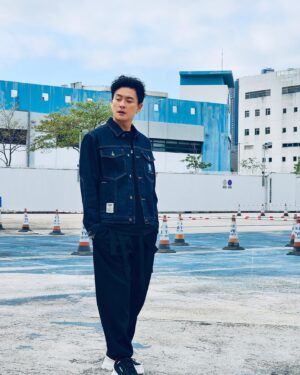 Bosco Wong Instagram - 天氣轉涼，著返件褸先！

#bothparis @bothparis #qystyling