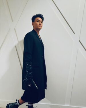 Bosco Wong Instagram - 昨晚的我，#無間一戰慈善首映禮 ！

@versace #VersaceFW23 
#qystyling 
@kelfung 
@cyruslee1018