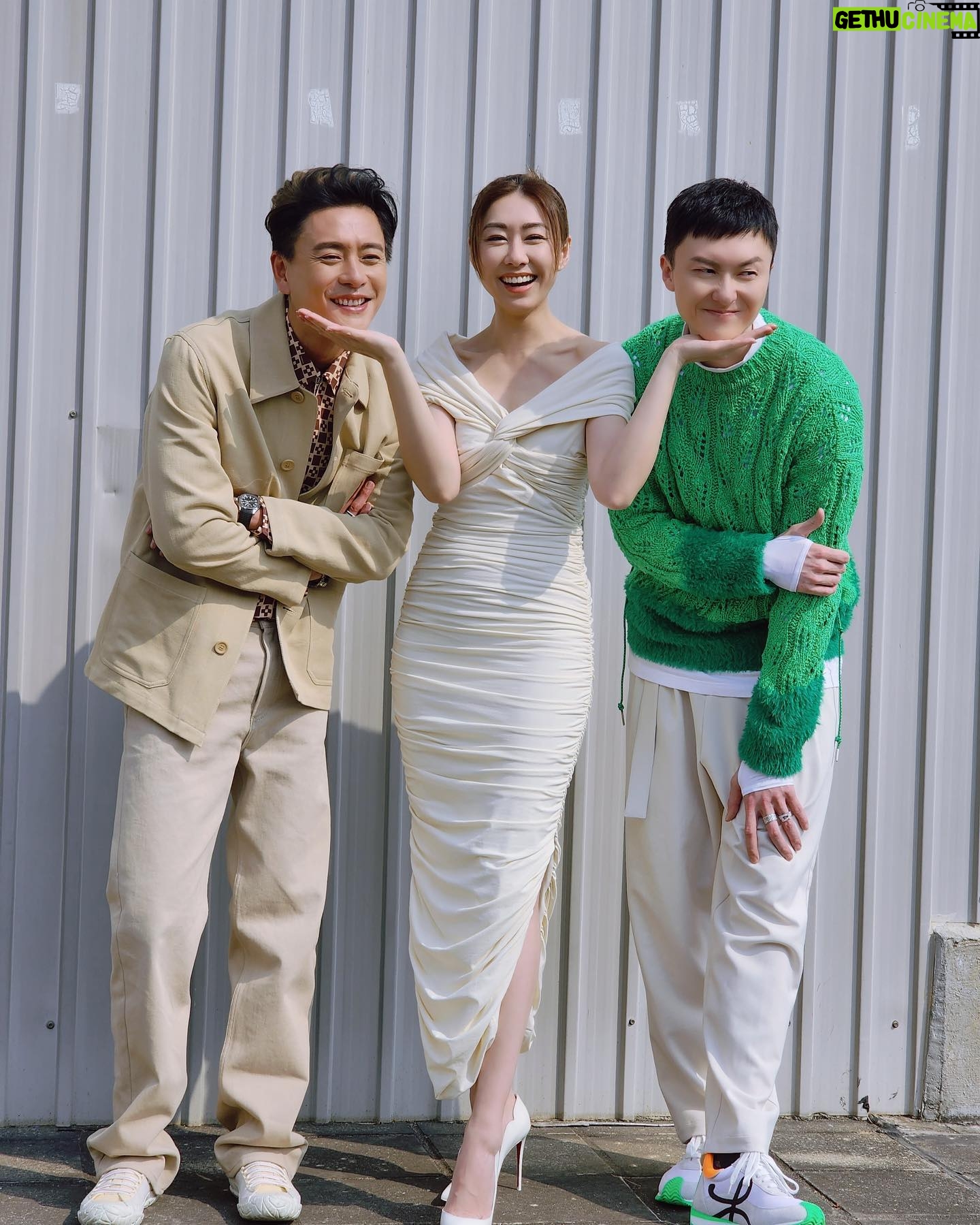 Bosco Wong - 39.7K Likes - 其實我哋可唔可以正經啲呢?
@vincentwong07 @nwuuu
@SandroParis #sandroparis