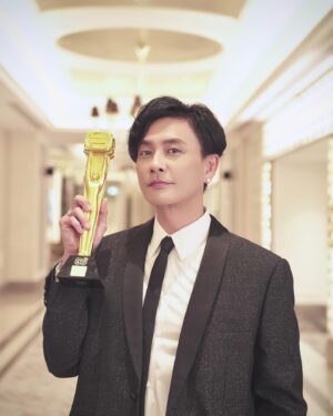 Bosco Wong Instagram - 感謝大家嘅支持！我會繼續努力演好以後嘅每一部戲！😘