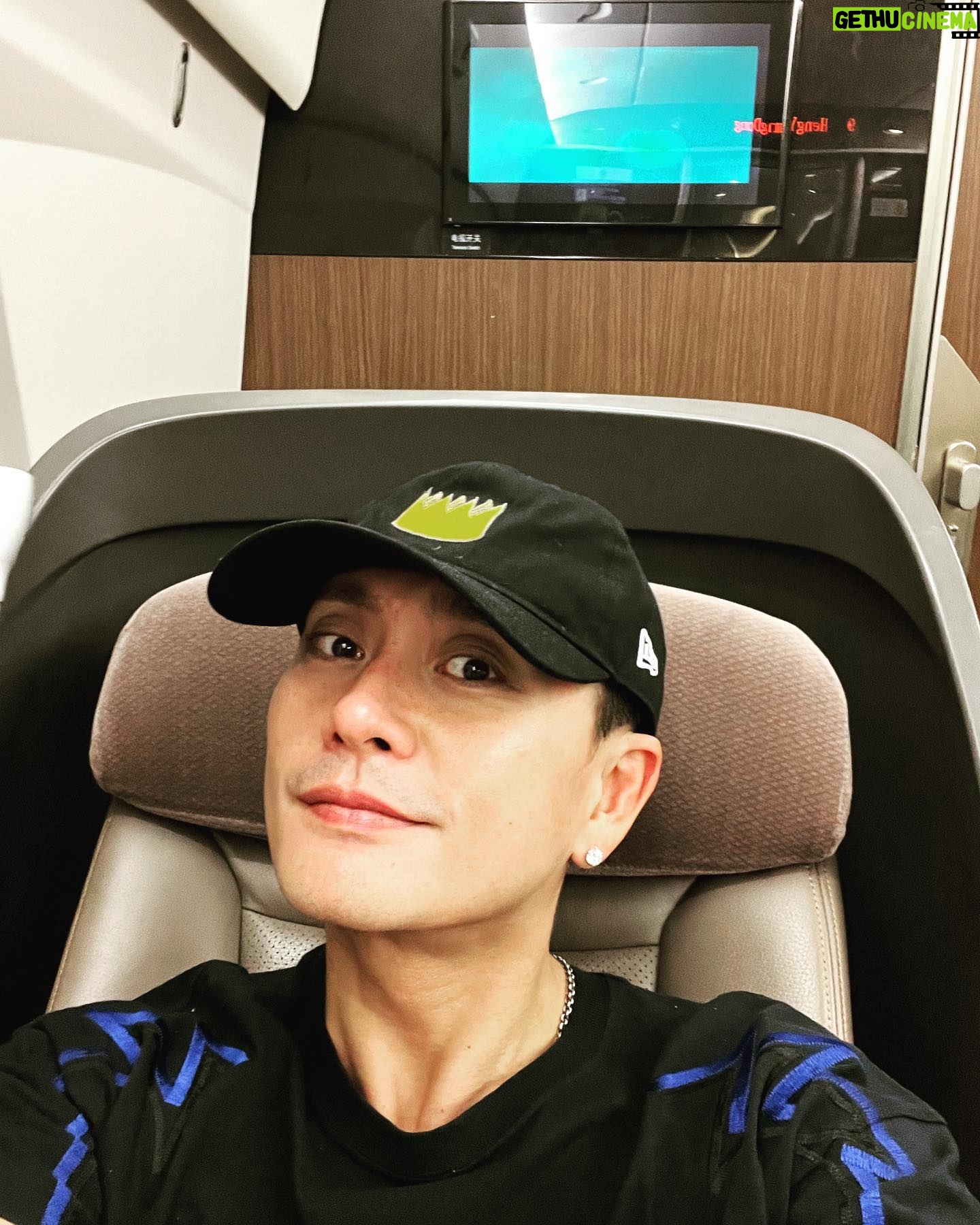 Bosco Wong - 25.7K Likes - 第一次係香港坐高鐵,應該紀念一下嘅!