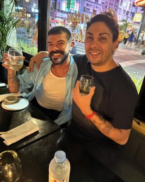 Botota Fox Instagram - Fotitos de mi viaje express a Buenos Aires es realmente hermoso pero caga de calor 🥵 linda semana y buen domingo 😌🫶🏽
Pd: celebrando el cumpleaños de mi bello amigo 👌🥰🍾🫶🏽👏🏼