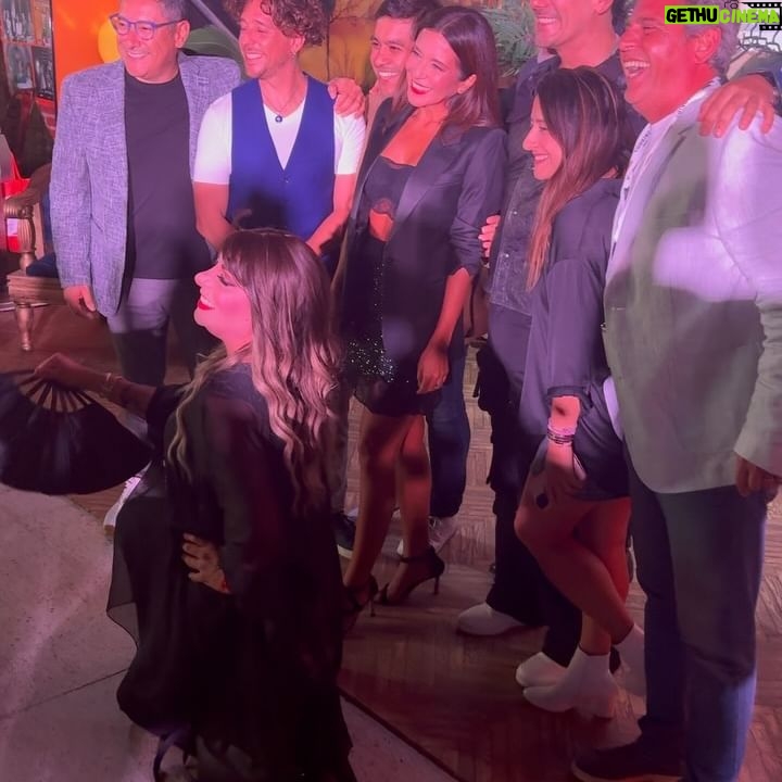 Botota Fox - 24K Likes - Gracias por la invitación @canal13cl ❤️ lo pasamos estupendo con @camiloignasiocarcamo 🤩
Maravilloso lanzamiento de la parrilla que tienen para este 2024, feliz de ser parte de este nuevo proyecto @ganaroservir 📺
Vamos con todo 😘😘😘😘 la mala onda se bloquea 👍🌈