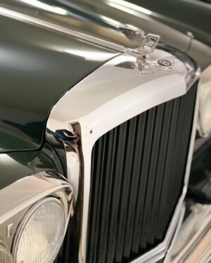 Brad Garrett Instagram - Just somethin’ about those beautiful Brits.  #bentleycontinental #britishmotors #1987 #carsandtea