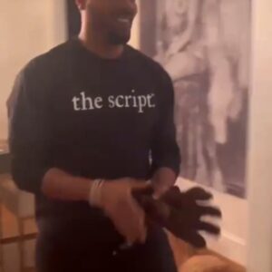 Brad James Instagram - Today's episode of "Bird Catchers" is brought to you by "the script." & @keshiaskitchen spice line "Joujzè that food up with some Keshis's Kitchen!"