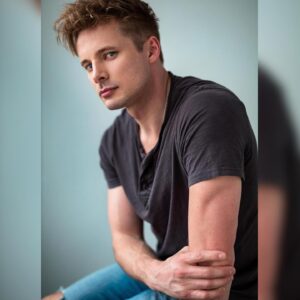 Bradley James Instagram - A slightly inaccurate portrayal of my isolation taken by @amandapeixotoelkins

Hang in there folks
