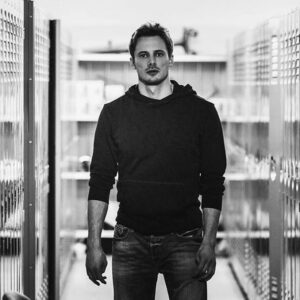 Bradley James Instagram - For those who have run out of things to #NetflixandChill with, now you can #HuluandHang with ‘Damien’ as the whole show is on #Hulu
Enjoy...if you dare.

#Damien 😈