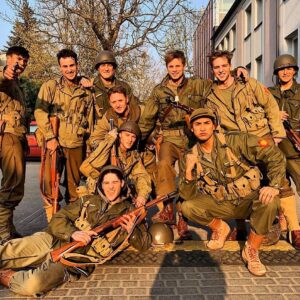 Bradley James Instagram - E-Company briefly liberated from Trioscope for a #TeamPhoto

#TheLiberator
@Netflix