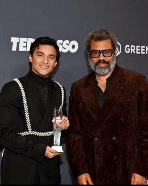 Brandon Perea Instagram - Ayyy!! My first award for acting ever!! GOD DID!! This one is so so special, it carries so much weight. This honor means the world to me. Rising Star Award for Film! Thank you to the @criticschoice @cclatinocinema 

I wouldn’t be here without @jordanpeele @nopemovie @emptygrave @winrosenfeld @monkeypawproductions @universalpictures. Prelim for life 😮‍💨

Thank you to my parents for believing in me and allowing me to chase my dream.

BLESSED BEYOND BELIEF! Love.

Styled by @bklynn_
Groomed by @fayemesss