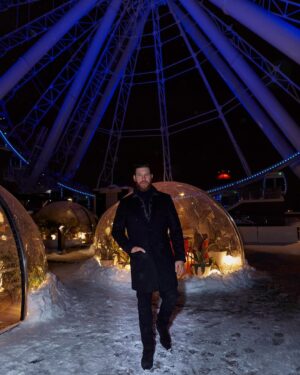Brandon Prust Instagram - Thanks to @amexcanada, I had the chance to dine inside a dome with a view of Montreal's Old Port at @dinnerwithaviewca with some awesome people to celebrate the launch of the updated #AmexPlatinum Card. Make sure to check out this Card! It’s amazing and it’s metal 😉 You will get access to travel and lifestyle benefits, enhanced earn rates and exclusive experiences #AMEXLIFE #DinnerWithAView #Ad
