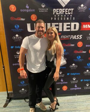 Brandon Prust Instagram - Happy Thanksgiving everyone 🦃 I have a lot to be thankful for this year 🙏@robynarnold_ @bp8fitness