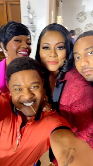 Brandon T. Jackson Instagram - The family .. !! #setlife