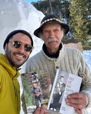 Branislav Deák Instagram - tatranské legendy Peter Petras a Viktor Beránek 🙏🏻 mal som to šťastie stretnúť týchto gentlemanov v Starom Smokovci. ďakujem 😎 #vysoketatry #horskinosici #sympataci #mladici #nahorach #vysoketatry #starysmokovec #nahodnestretnutia #peterpetras #rainerovachata #viktorberanek #chatapodrysmi #turista #ja