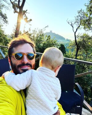 Branislav Deák Instagram - kochám sa už od rána 🤷🏼
#sunrise #sunshine #sosynom❤️ #banskastiavnica #dobrerano