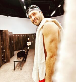 Branislav Deák Instagram - sezóna 23/24 zahájená, len zotrvať👍🏻 #plavanieprezdravie #sport #swimming #relax #swimwear #zdravypohyb #aqua #prezdravie 💪🏼🏊🏼@j.kovalcikova ďakujem za inšpiráciu 😘