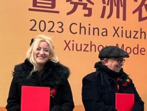 Bransha Gautier Instagram - Truly honored to become one of the Artistic advisors for the Gansi International Art Village 
♥️🌹🇨🇳非常感谢亲爱的罗琦教授 ♥️🌹🇨🇳 

Slide for more 

#artadvisor #branshagautier #jiaxing #jiaxingmedia #jiaxingcity #china #chinacontryside #artaroundtheworld #aama #chineseculture #chineseart #chinesecalligraphy #chinaculture #chinaculturematters #gansi #artwillage #china🇨🇳 #chinatravel #chinalife #artambassador #zheijang #zheijangprovince #zheijangtv