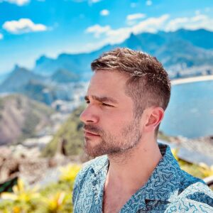 Brant Daugherty Instagram - Brasil eu te amo