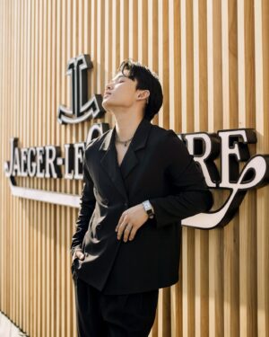 Braven Yeo Instagram - Golden hour with @jaegerlecoultre ☀️

#JaegerLeCoultre #ReversoStories #1931Café