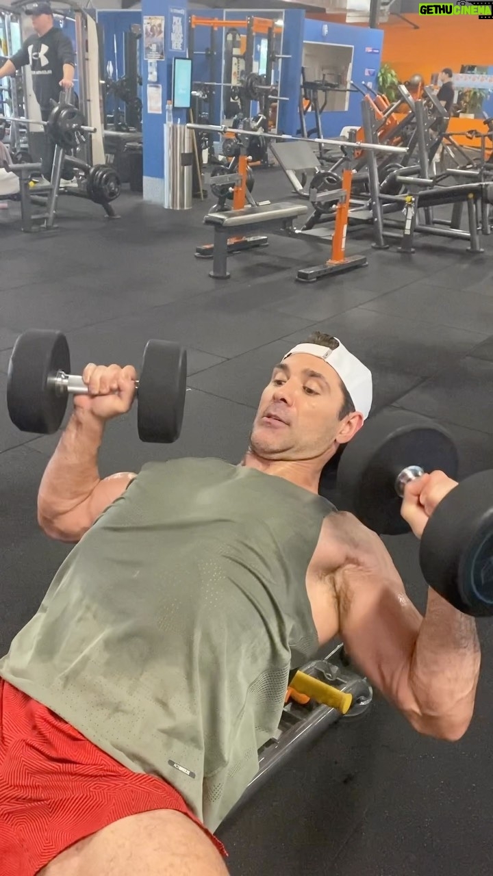 Bren Foster - 2.1K Likes - Very simple 30minute blast at the gym!! Workouts always geared to enhance #martialarts training.
Explosive punching with rubber band 10 reps each arm, then move to incline dumbbell press 20 reps, then move to chin ups 10-12 reps then move to explosive kettle bell dead lifts 10-12 reps. We do all 4 exercises consecutively with no rest, doing all 4 exercises is one set , we do 8-10 sets and that is the workout. It’s a great mix of cardio, endurance and strength. As you fatigue try your best to maintain correct form, you will find with fatigue for@ will waiver slightly, we are about 4 sets in with the attached video.
#weighttraining #explosive #lift #lean #cardio muscle #gym #fitness #muaythai #taekwondo #brazilianjiujitsu #kickboxing #boxing #karate #dumbells #chinups #deadlift #brenfoster #health #consistency #discipline