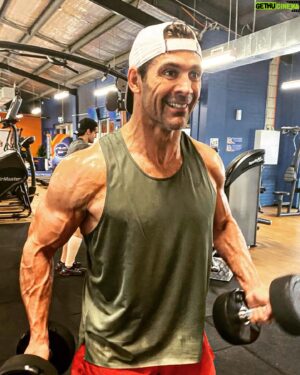 Bren Foster Instagram - #Weight #training is an absolute must if you want to keep from rapidly aging.
It is one of the only true #fountains of #youth along with #martialarts training of course;-)
#getsome #gym #lift #ageless #diet #health #muscle #fit #mma #muaythai #brazilianjiujitsu #kickboxing #karate #taekwondo #dumbells #biceps #asics #brenfoster #consistency #commitment