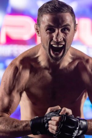 Brendan Loughnane Instagram - 𝑴𝑨𝑵𝑪𝑯𝑬𝑺𝑻𝑬𝑹’𝑺 𝑶𝑾𝑵 𝑰𝑺 𝑩𝑨𝑪𝑲 

The Million Dollar Journey starts one more time for @brendanmma 💰🏆

[ Friday, April 19th | 7pm ET on ESPN  | 10pm ET on ESPN ]