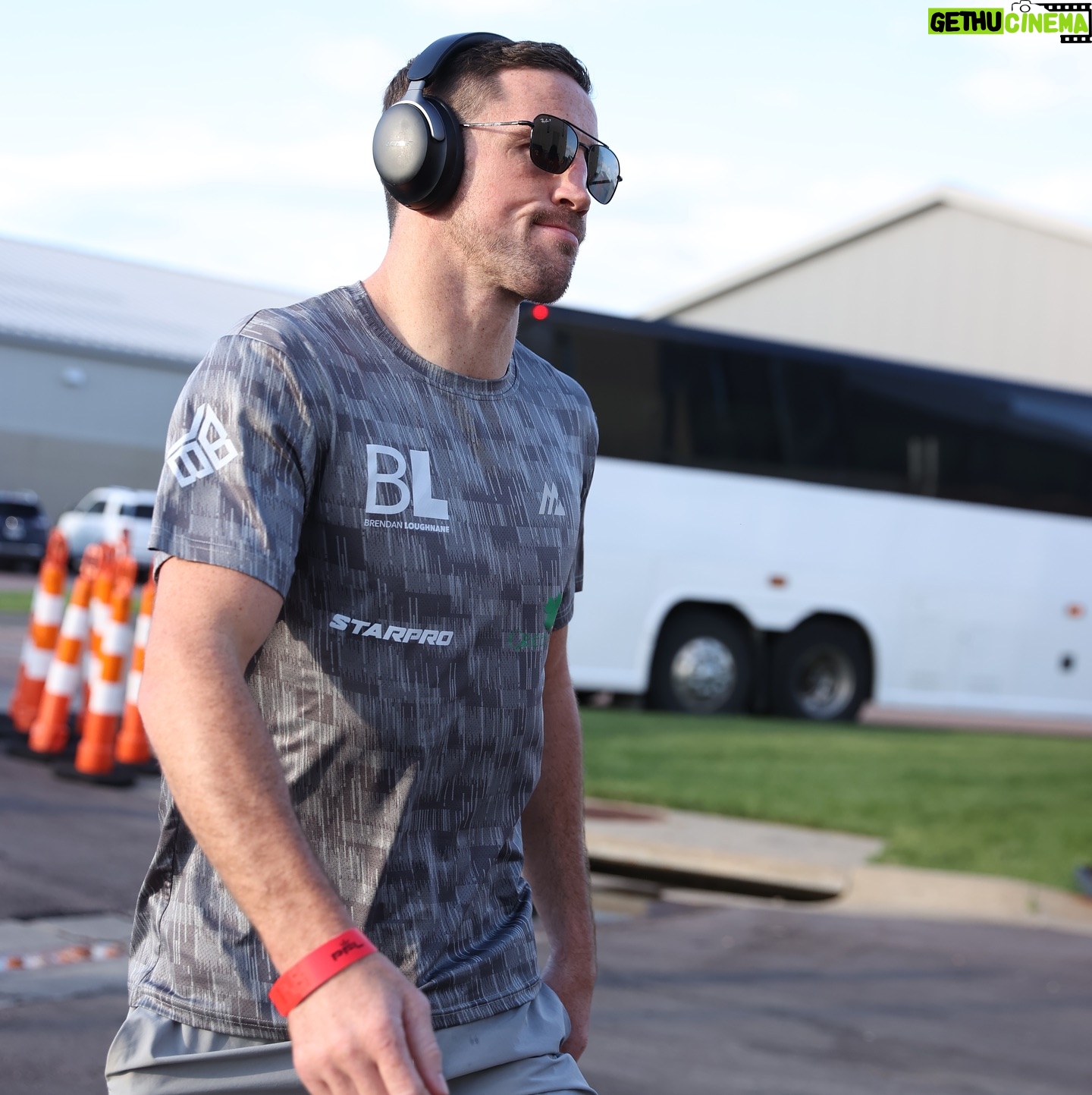 Brendan Loughnane - 1.5K Likes - Clocking into the office 📚
