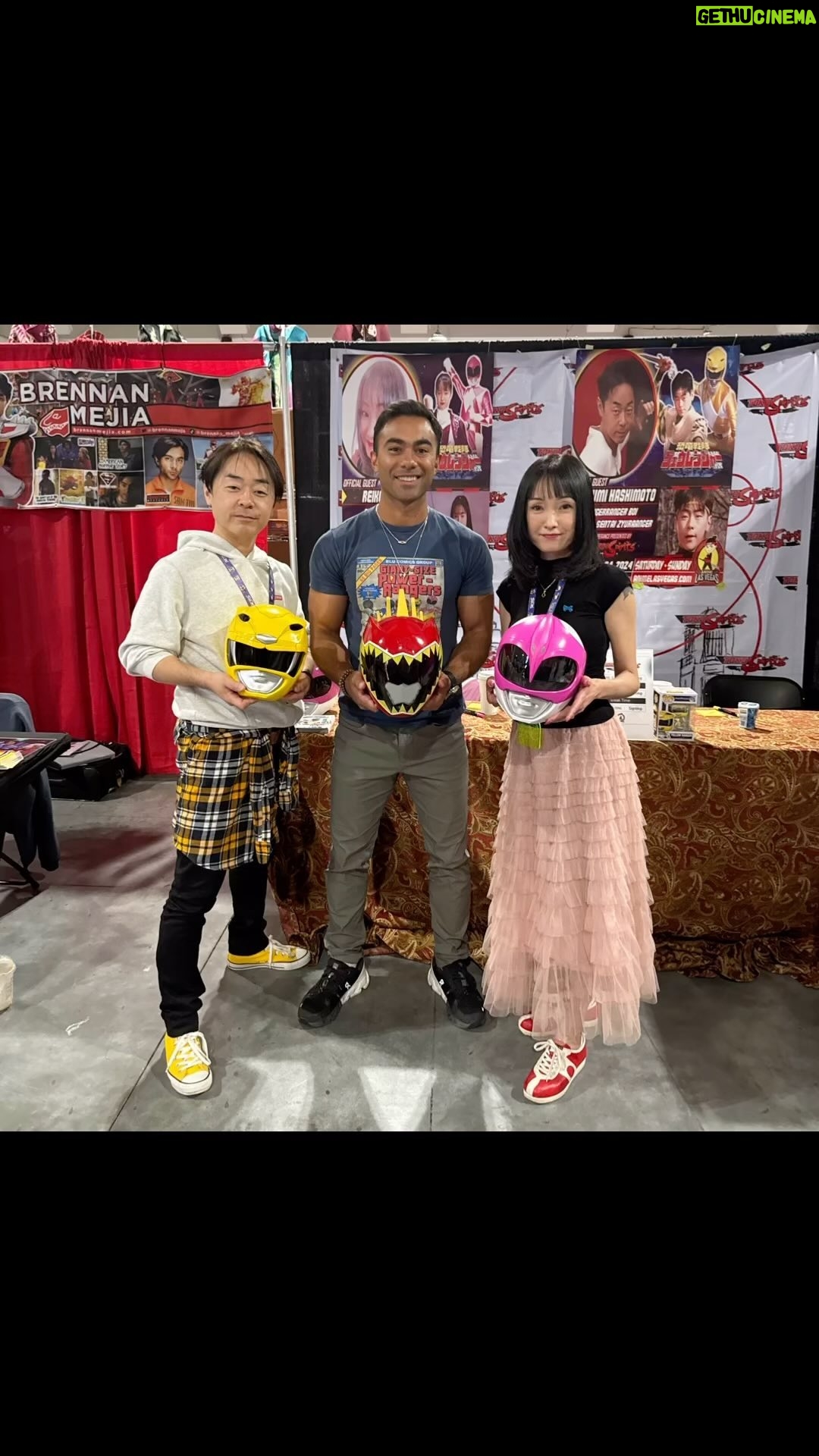 Brennan Mejia - 3K Likes - So great to be at @animelvegas alongside @chibarei1975 @takumi._.hashimoto @tokuspirits !!!
📸 @bboyrealm
#powerrangers #supersentai #dinocharge #redranger