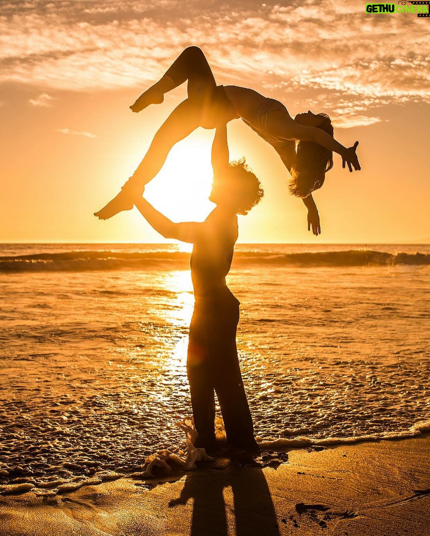 Brennan Mejia - 1.9K Likes - Happy world circus day from Katelyn and me!
#worldcircusday #acrobatics #acro #aerial #acroyoga