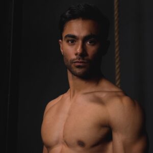 Brennan Mejia Instagram - If you haven’t heard, I dropped my very own fitness app last week (link in bio)! 

Come learn handstands, calisthenics, how to improve your flexibility, build strength, and more 😎
20% off if you join by the end of July for your first year! 🔥 

📸 @stephenseanford 

#personaltrainer #fitness #calisthenics #handstands