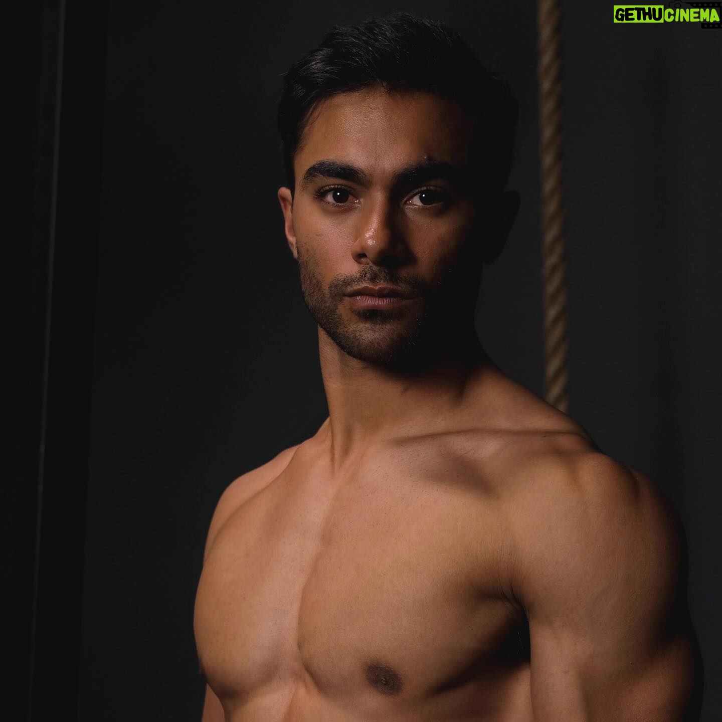 Brennan Mejia - 2K Likes - If you haven’t heard, I dropped my very own fitness app last week (link in bio)!
Come learn handstands, calisthenics, how to improve your flexibility, build strength, and more 😎
20% off if you join by the end of July for your first year! 🔥
📸 @stephenseanford
#personaltrainer #fitness #calisthenics #handstands