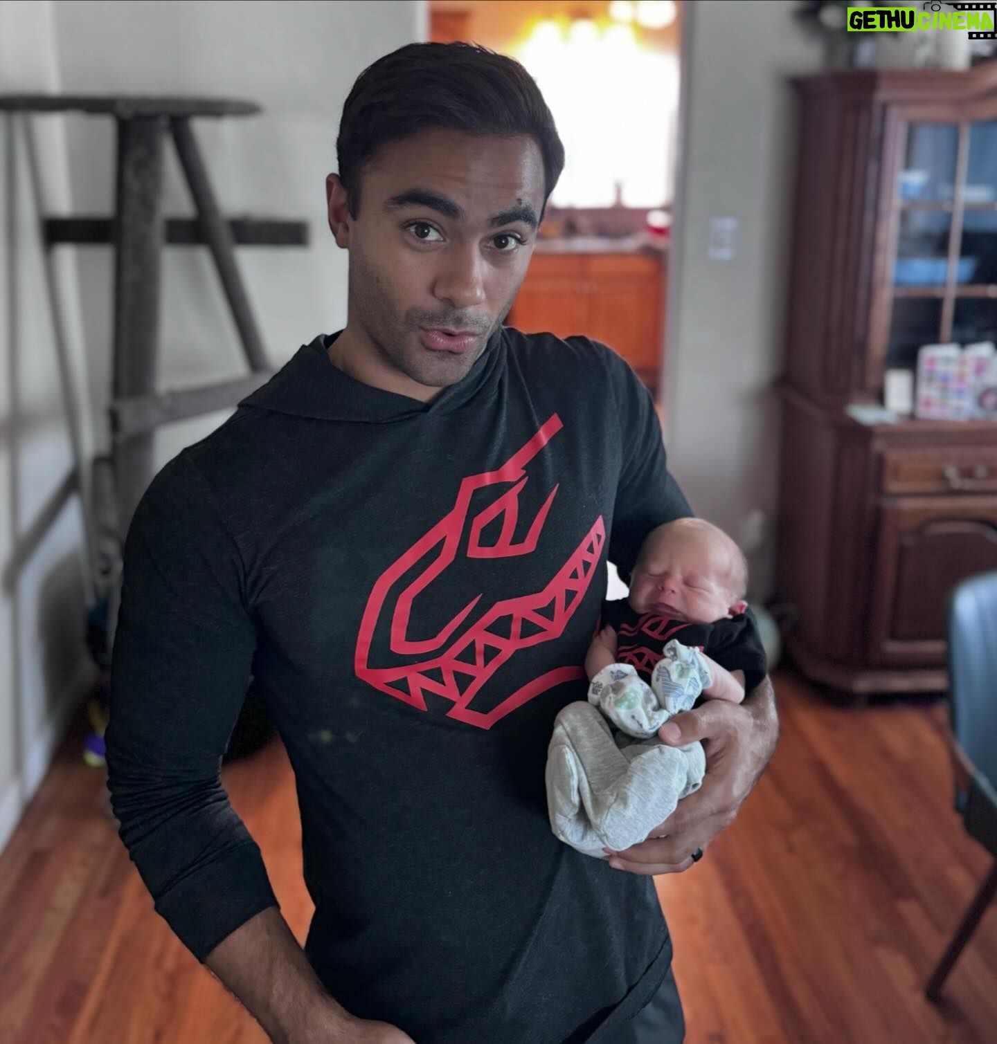 Brennan Mejia - 11.1K Likes - Did a little Dino Charge photo shoot with Rye Rye :)
Shirts by @marvelsbymosser
Photo by @carly_s_photography
#powerrangers #dinicharge #redranger