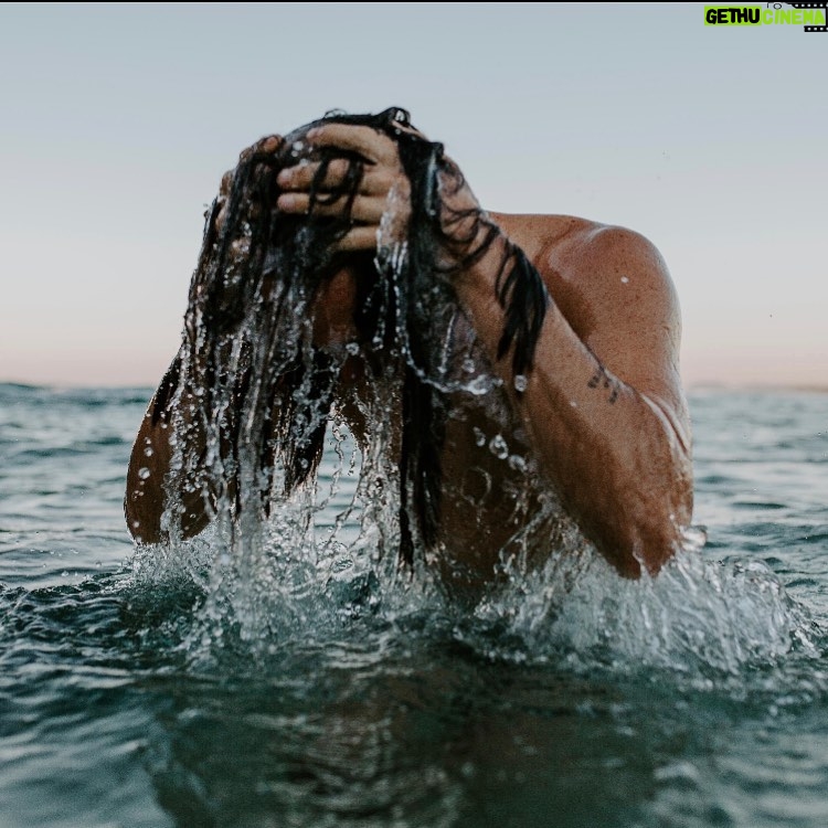 Brenton Thwaites - 90.7K Likes - ‘BREACH’ new single from my ‘fella from another umbrella’-
@boatkeepermusic
Loving this song! Good vibzzz
Link in bio: have a listen. have a chill and feel the anxiety and stress of the world ooze out towards the exit. Perfect timing bro!
🏝🤙🏽🎸🌊🏄🏼♂️