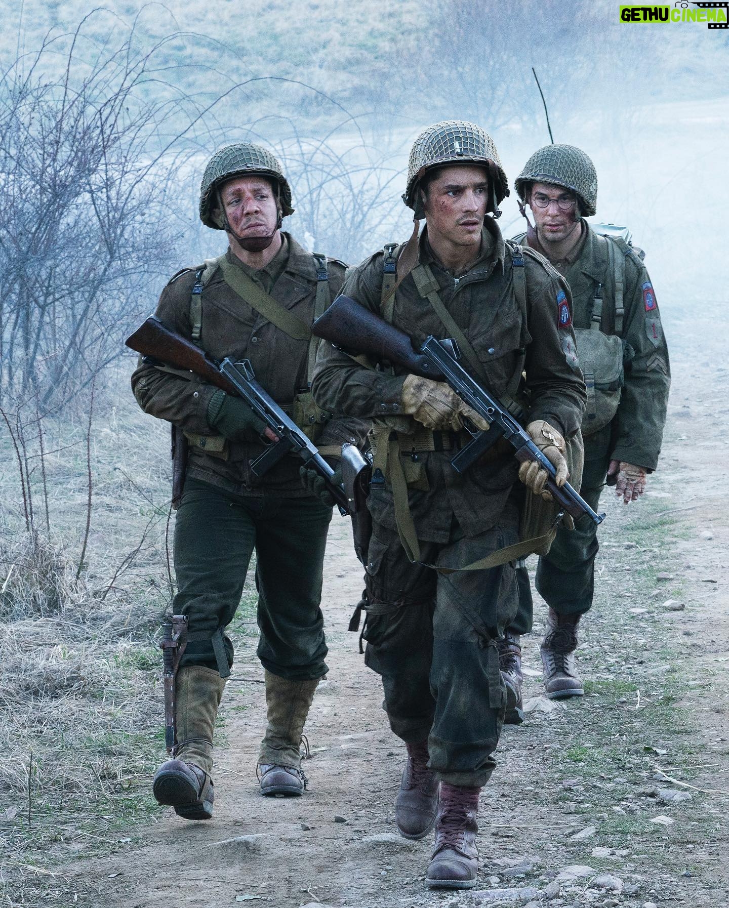 Brenton Thwaites - 132.4K Likes - Finally the movie we all made in Bulgaria is here! Horror fans are in for a treat. 😬🗣 😳
#GhostsofWar premieres on VOD/Digital on Friday July 17th! Pre-Order on Apple TV today. Link in bio.
Check it out.
(Watch with hands over eyes, peeking between fingers, if you need to. Like I did!) 🤭