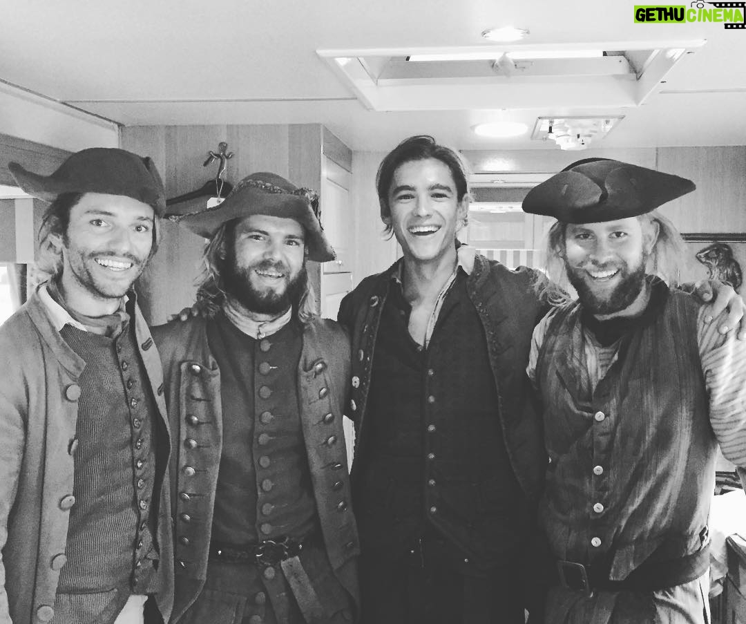 Brenton Thwaites - 73.4K Likes - When your cousin @flynn87 and his mates @joshhore86 and @jimmyeastman come to set without stepping in the makeup chair and are filmready!
#aussiepirates
