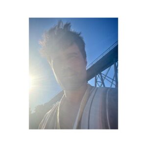 Brett Dalton Instagram - When in robe….

📷 @ab_sumner