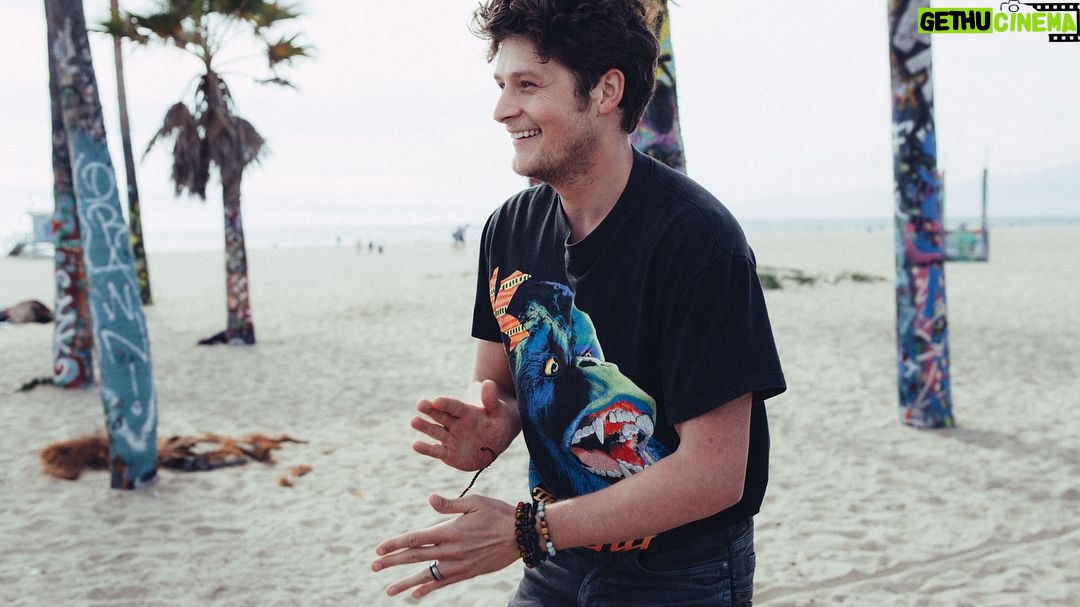 Brett Dier - 41.7K Likes - Thank you @the_italian_reve for doing this photo shoot, and interview with me! It was a blast!! Go visit @the_italian_reve Instagram for the full interview!
❤️❤️❤️❤️❤️❤️🐛